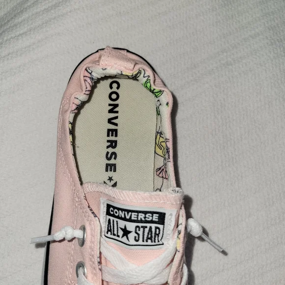 Convere Shoes - Picture 3 of 5